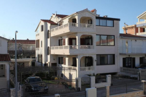 Отель Apartments with a parking space Okrug Gornji, Ciovo - 7546  Трогир